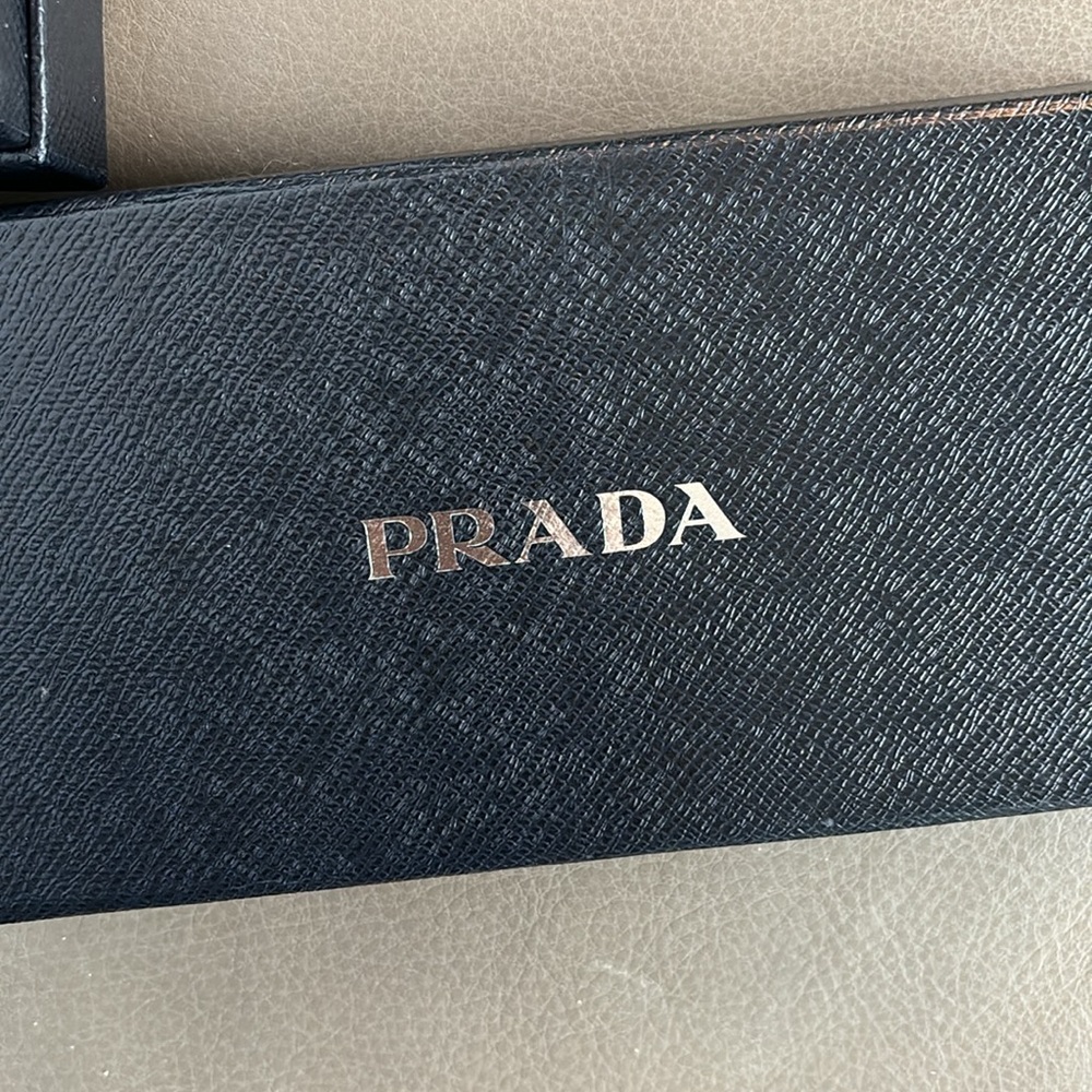 Prada Pink Continental Leather Wallet GREAT PRICE treat yourself - Picture 3 of 7
